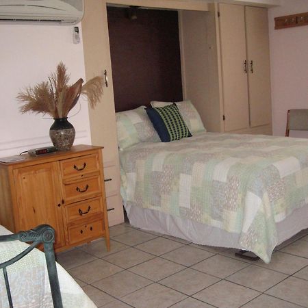 Mon Ami Bed And Breakfast 투산 외부 사진