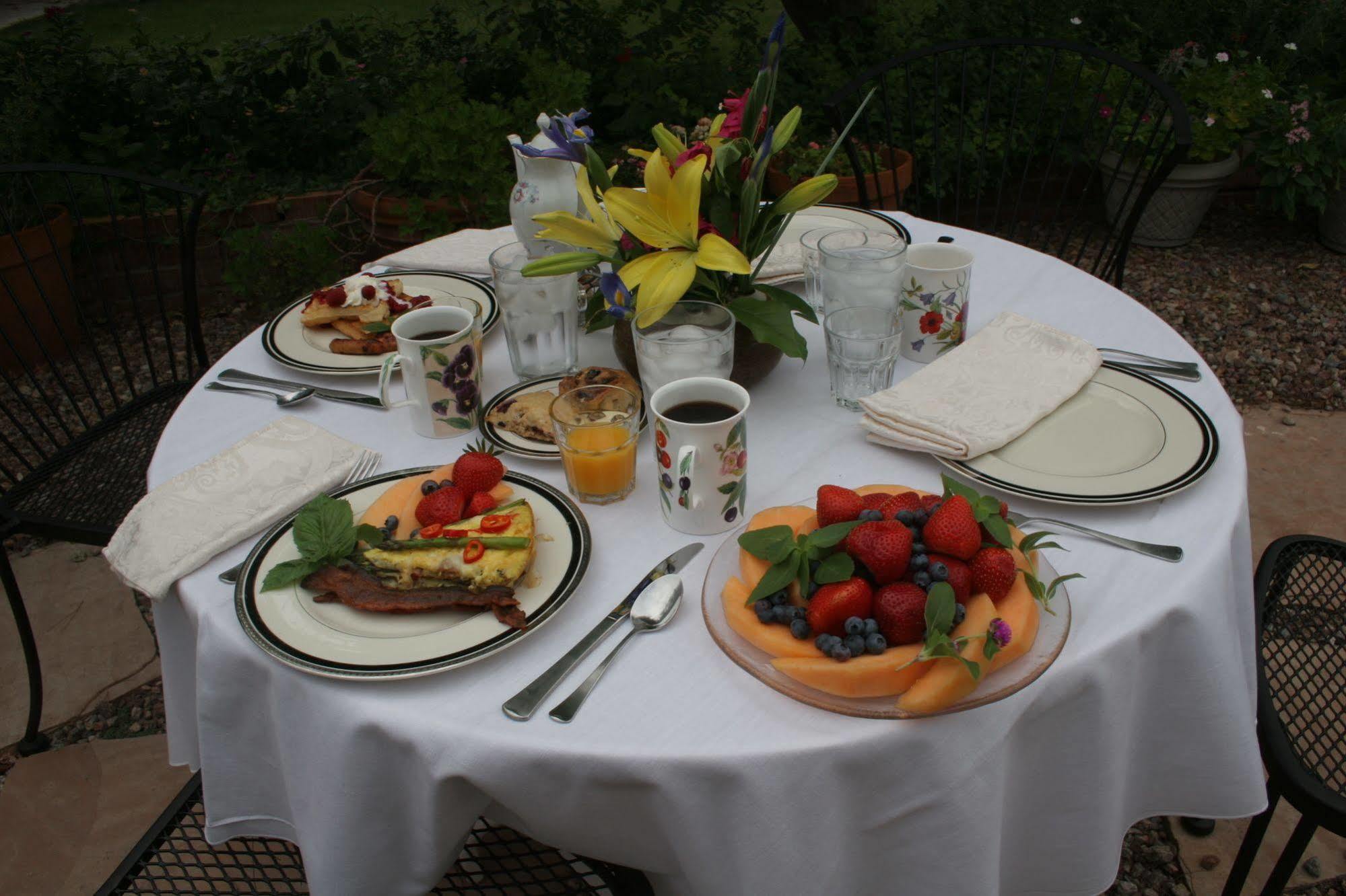 Mon Ami Bed And Breakfast 투산 외부 사진